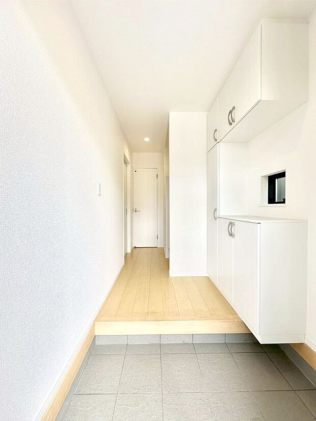 家族の帰宅やお客様をあたたかく迎える玄関