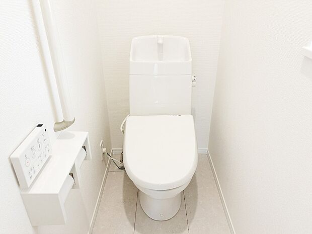 トイレは温水洗浄機能付き