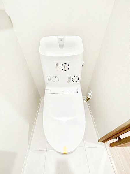 毎日を快適に！清潔感あるシャワー付きトイレ。