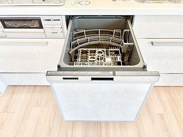 面倒な片づけは食洗機にお任せ！家事の負担が減って心と時間にゆとりができます。