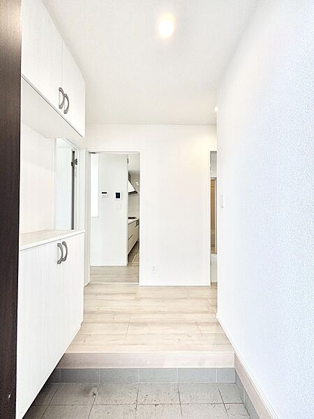 家族の帰宅やお客様をあたたかく迎える玄関