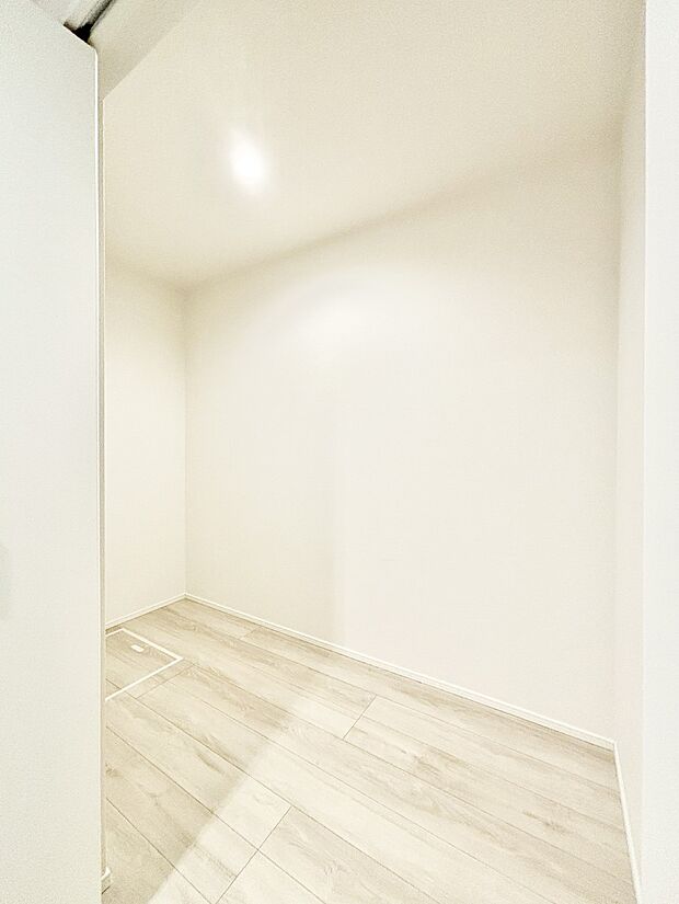 ウォークインクローゼットの活用で生活空間スッキリ