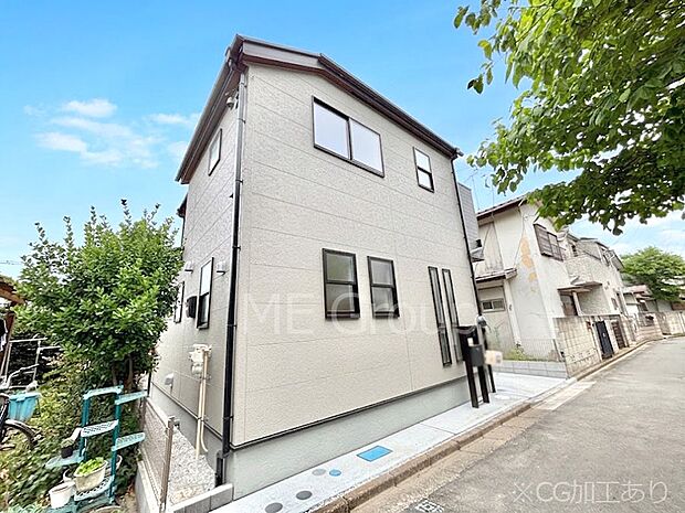 前面道路はきちんと整備されています  