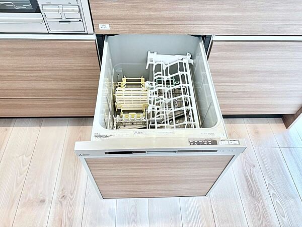 面倒なお片づけは食洗機にお任せ！家事の負担が減って、時間にも気持ちにもゆとりができます。