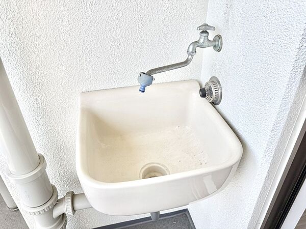 バルコニー水栓があればお掃除も楽々です。