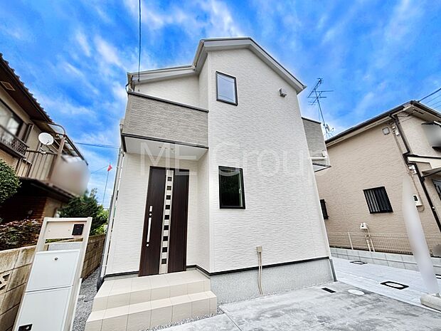 洗練された外観、上質な住空間が広がる室内は永く安心して過ごせる住居です。