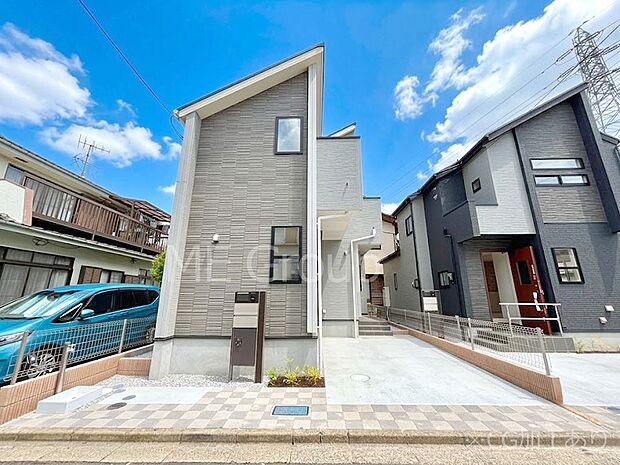 洗練された外観、上質な住空間が広がる室内は永く安心して過ごせる住居です。