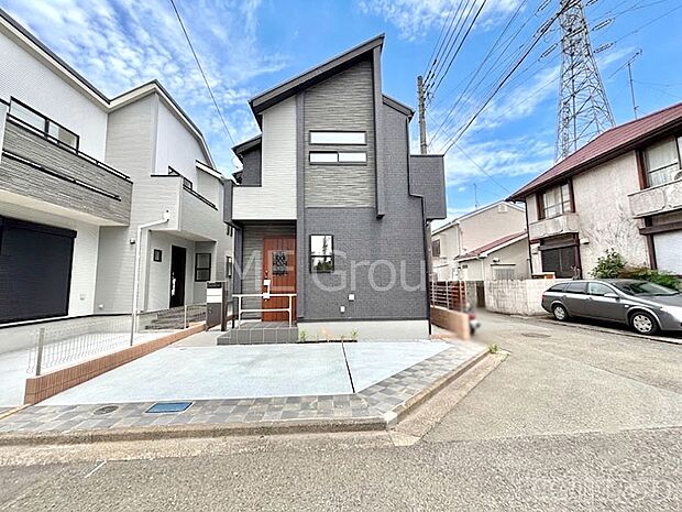 洗練された外観、上質な住空間が広がる室内は永く安心して過ごせる住居です。