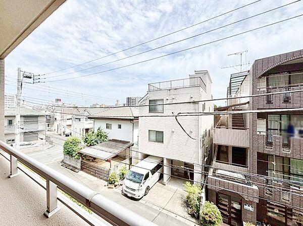 心地よい風が感じられそうな眺望です。