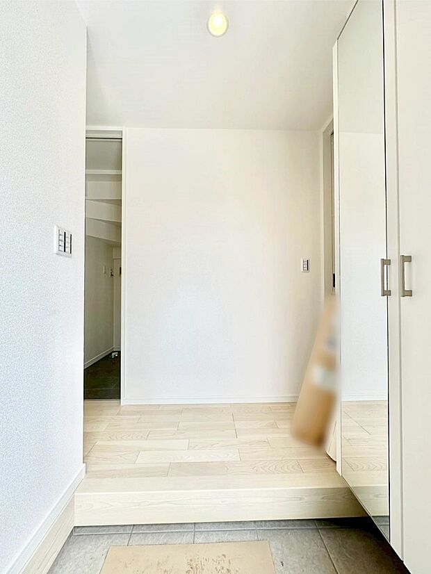 家族の帰宅やお客様をあたたかく迎える玄関