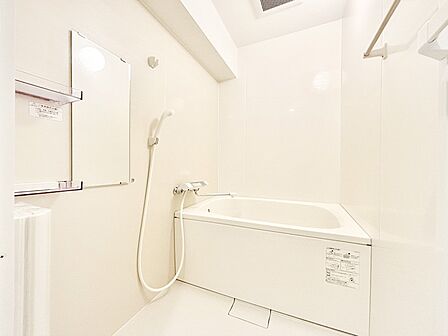 落ち着いた雰囲気でゆっくりお寛ぎいただけるバスルーム