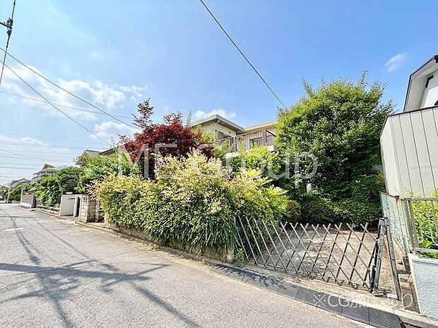 ご家族の思い出を育む、用途多彩な広々敷地