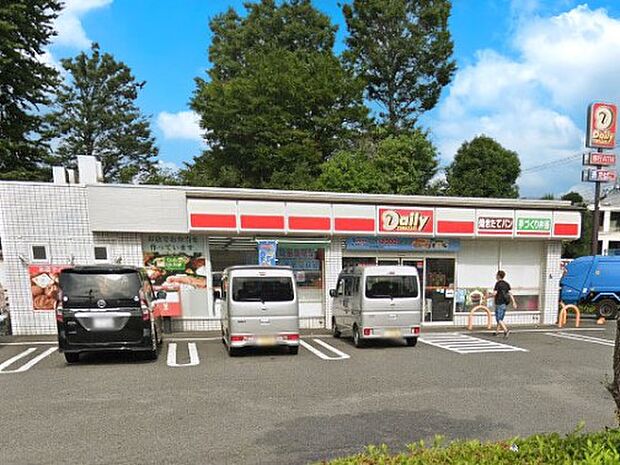 コンビニ 600m デイリーヤマザキ 三鷹井口4丁目店