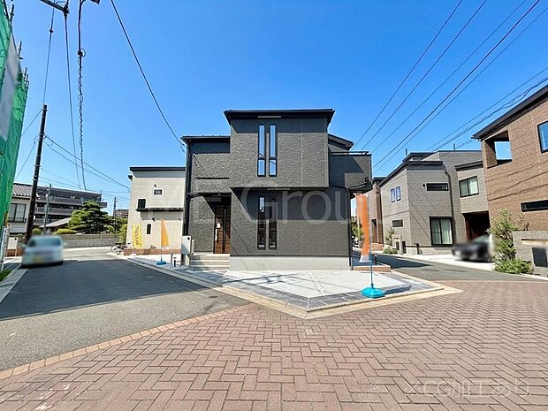 角地なので日当たりも良く、お家が堂々として見えます。