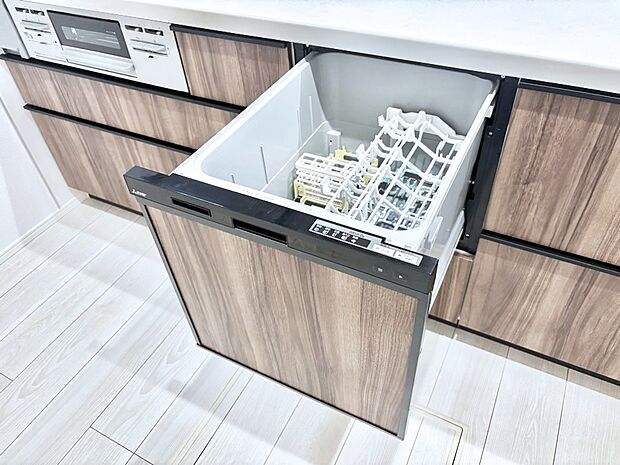 面倒なお片づけは食洗機にお任せ！家事の負担が減って、時間にも気持ちにもゆとりができます。
