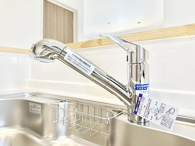いつでも清潔なおいしいお水を。一つの水栓で水道水と浄水を使い分け。