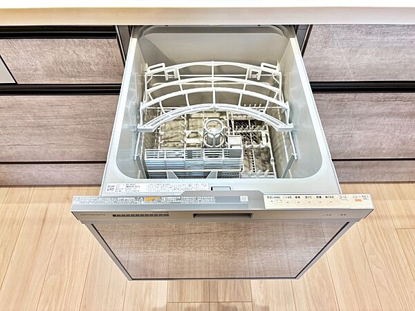 面倒なお片づけは食洗機にお任せ！家事の負担が減って、時間にも気持ちにもゆとりができます。