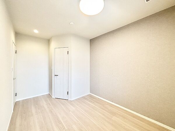 ウォークインクローゼットの活用で生活空間を広々お使いいただけます