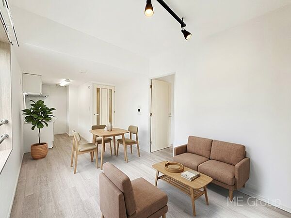 落ち着いた雰囲気のＬＤＫは家族みんなの快適空間　※家具はCGです
