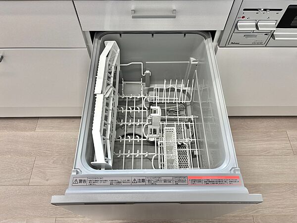面倒なお片づけは食洗機にお任せ！家事の負担が減って、時間にも気持ちにもゆとりができます。