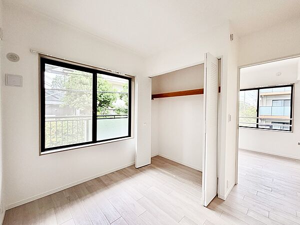 爽やかな日差しがお部屋全体を優しく包み込んでくれます