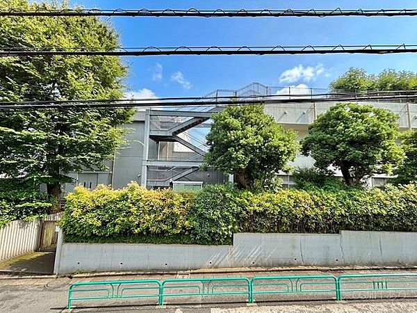バルコニーからは開放的な眺望も楽しめます！