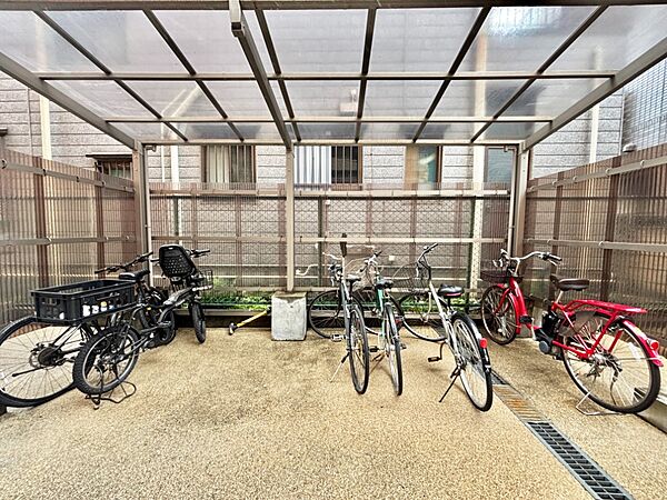 自転車置き場（空き状況は都度ご確認ください）