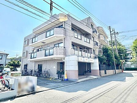 溢れる陽光でご家族の笑顔も輝く
