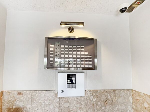 エントランスには居住者の方も安心なオートロックを採用！