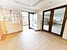 エントランス：住居者や来訪者を気持ちよくお出迎え。落ち着いた雰囲気のエントランス
