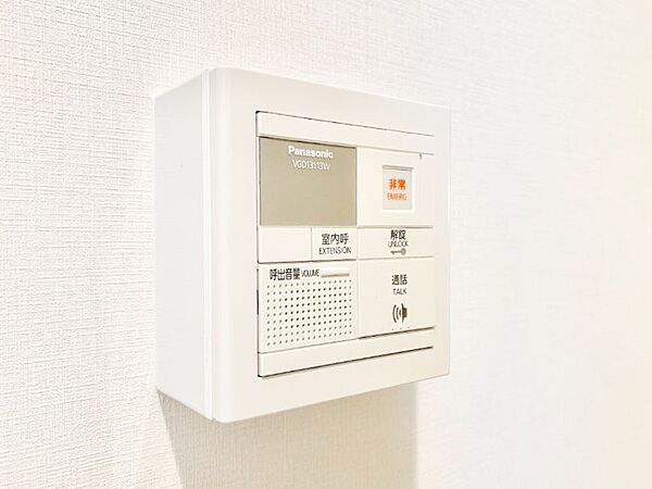 通話・解錠ができるインターホン。来客対応がしやすいですね