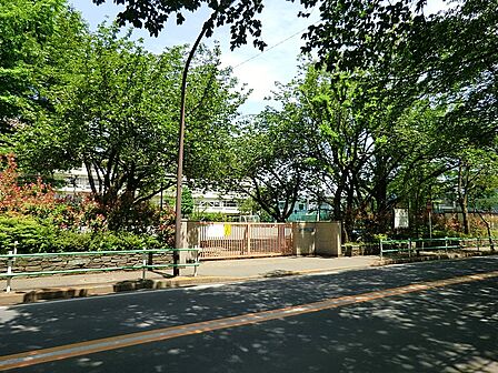 小学校 700m 武蔵野市立第二小学校