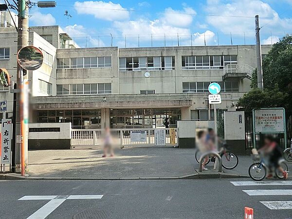小学校 88m 西東京市立田無小学校