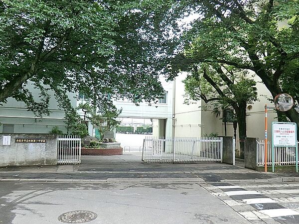 中学校 950m 西東京市立田無第一中学校