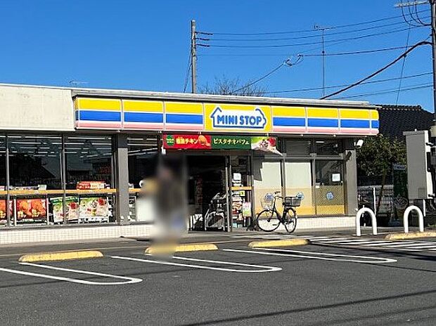 コンビニ 700m ミニストップ 小平小川店