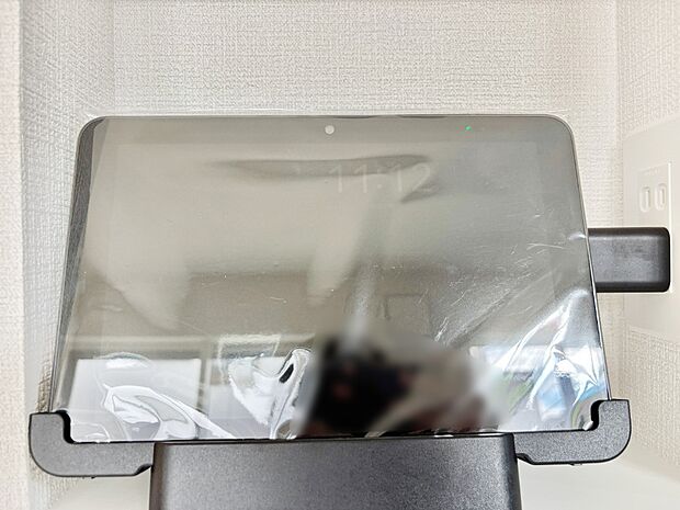 訪問者が一目でわかる安心のTVモニター付きインターホン。
