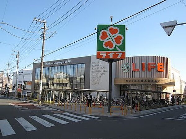 スーパー 160m ライフ氷川台店