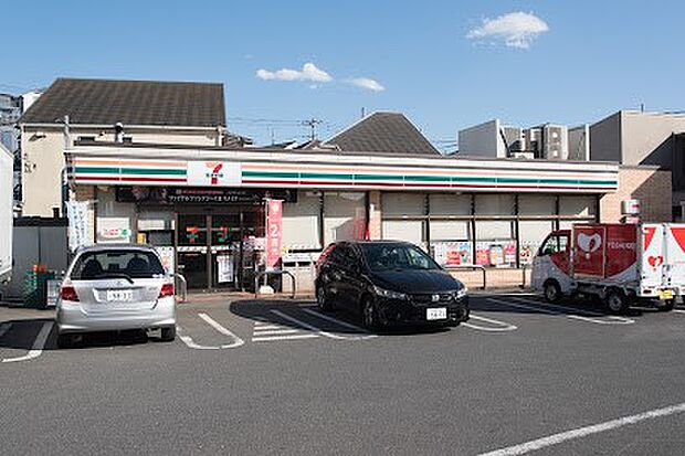 コンビニ 500m セブン-イレブン 三鷹大沢1丁目店