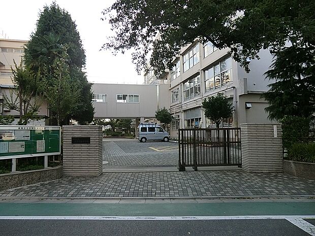 中学校 837m 練馬区立石神井南中学校