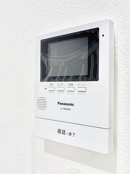 訪問者が一目でわかる、安心のＴＶモニター付きインターフォン