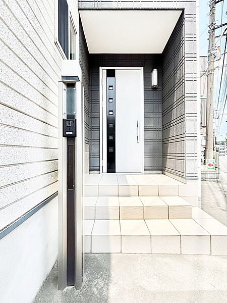 シンプルなデザインのポスト