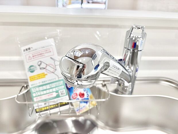 いつでも清潔なおいしいお水を。一つの水栓で水道水と浄水を使い分け。