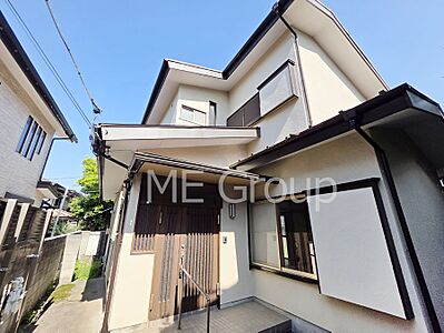 外観：落ち着いた佇まいが魅力の、穏やかに暮らせる住まいです。