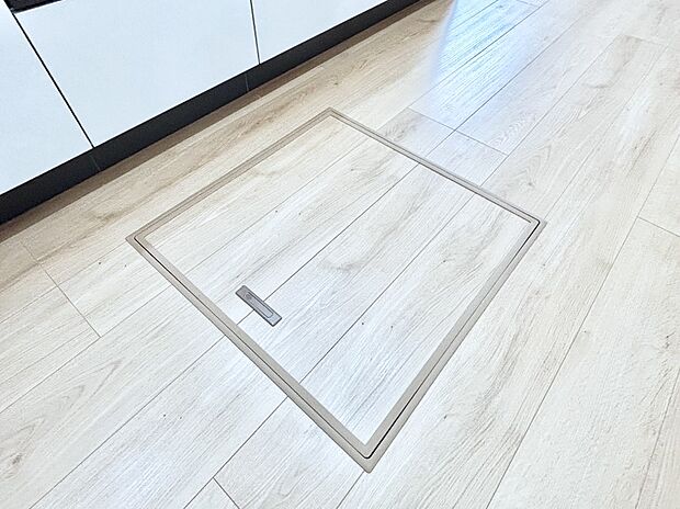 床下収納付き!日用品・非常用品の収納にも大活躍。