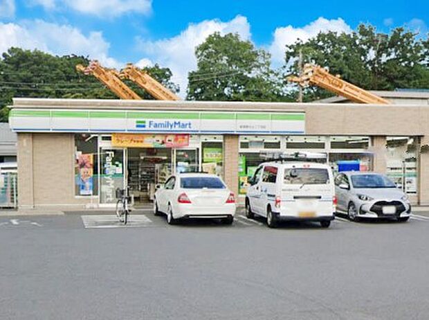コンビニ 900m ファミリーマート新座野火止二丁目店