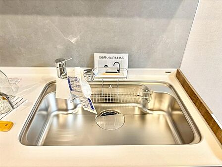 いつでも清潔なおいしいお水を。一つの水栓で水道水と浄水を使い分け。