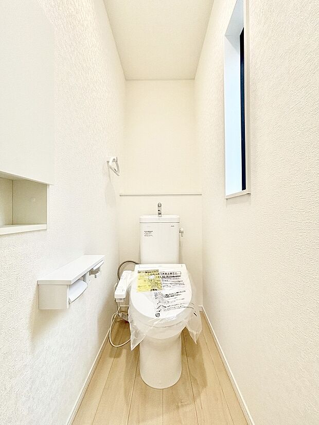 トイレは安心の2箇所!朝のバタバタも一安心です。