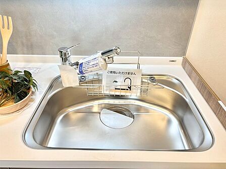 いつでも清潔なおいしいお水を。一つの水栓で水道水と浄水を使い分け。