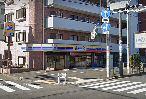 コンビニ 300m ミニストップ 高井戸東3丁目店