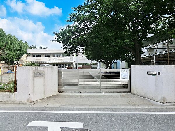 幼稚園・保育園 400m 向南幼稚園